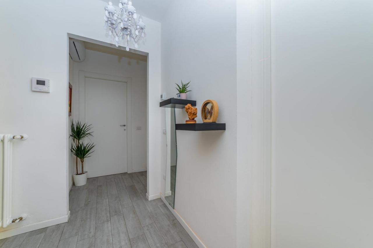 Parma Residential Apartment Con Balcone Eksteriør bilde